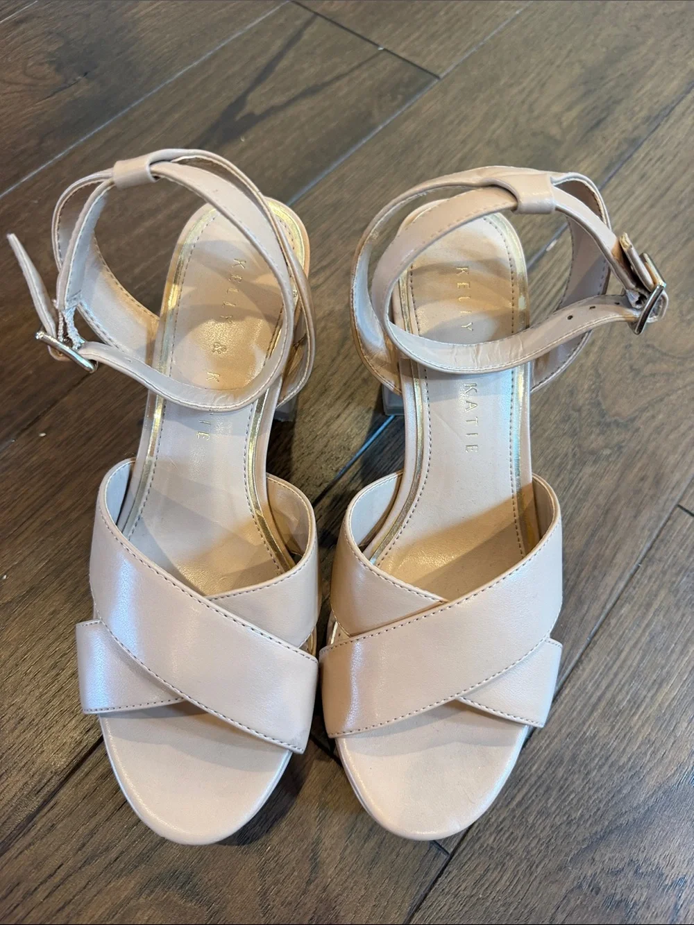 Kelly & Katie Liliena Sandal Size 6 in Tan - C33-070